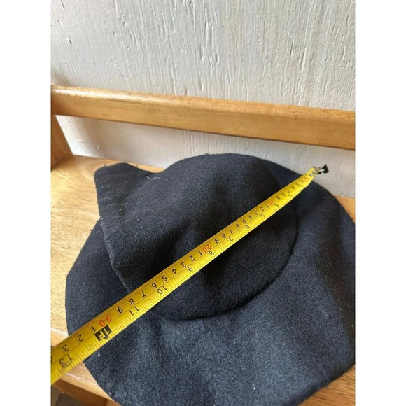 Women’s black felt witch hat - Picture 6 of 7